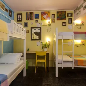 Fit - Piratas Da Hostal